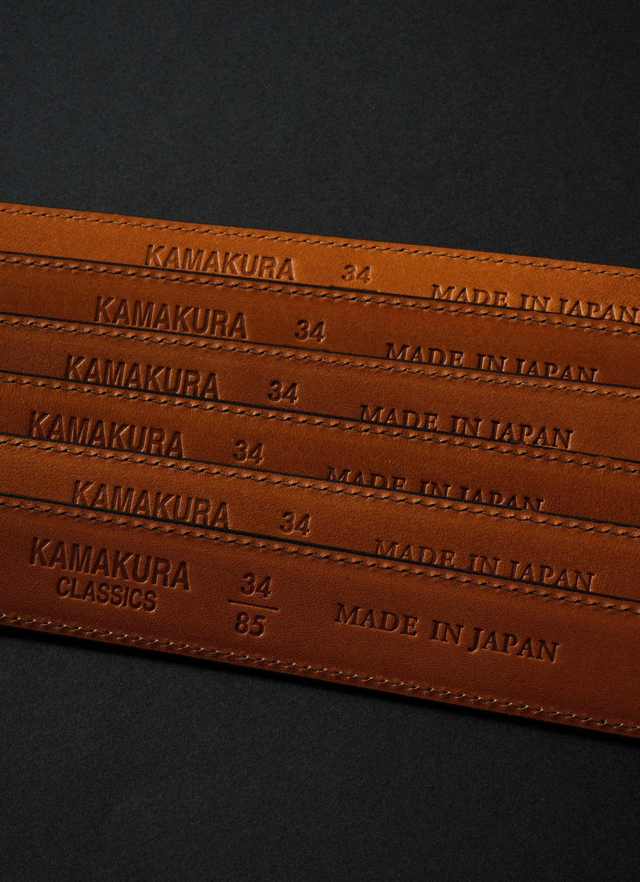 HORSESHOE BUCKLE SLIM LEATHER BELT